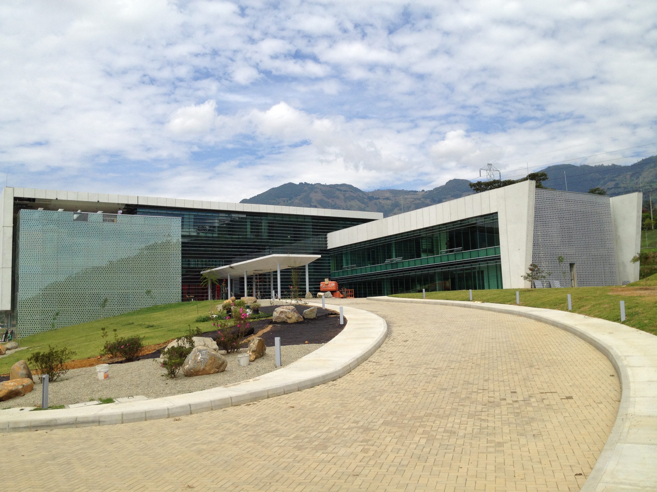 Incolmotos Yamaha Gains LEED Gold